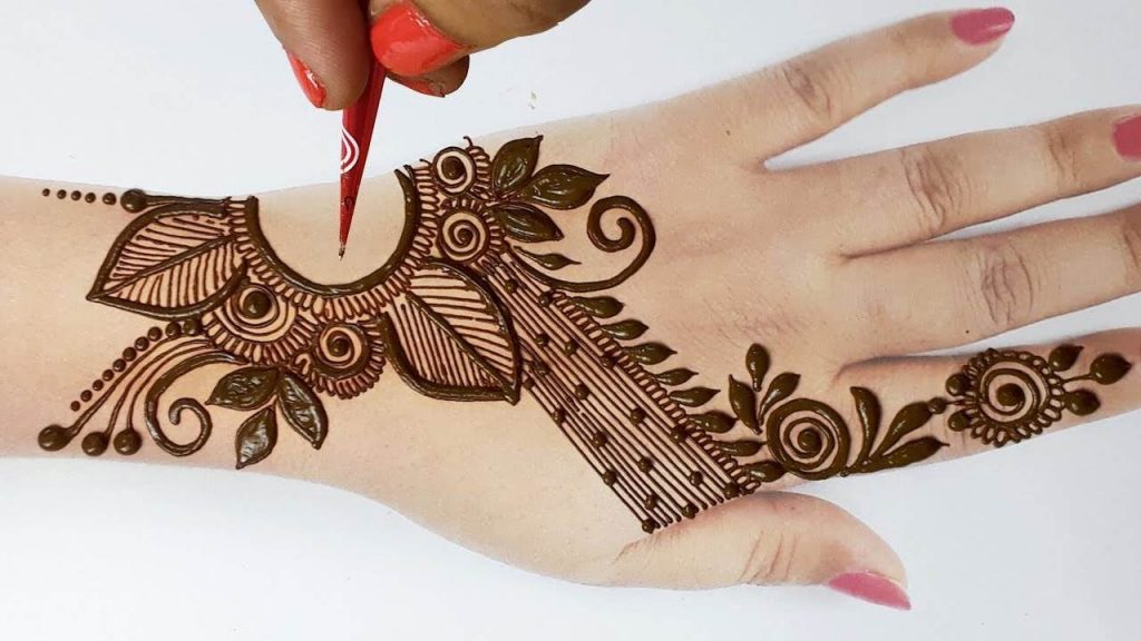 लेटेस्ट अरेबिक मेहंदी डिजाईन विद ब्रेसलेट