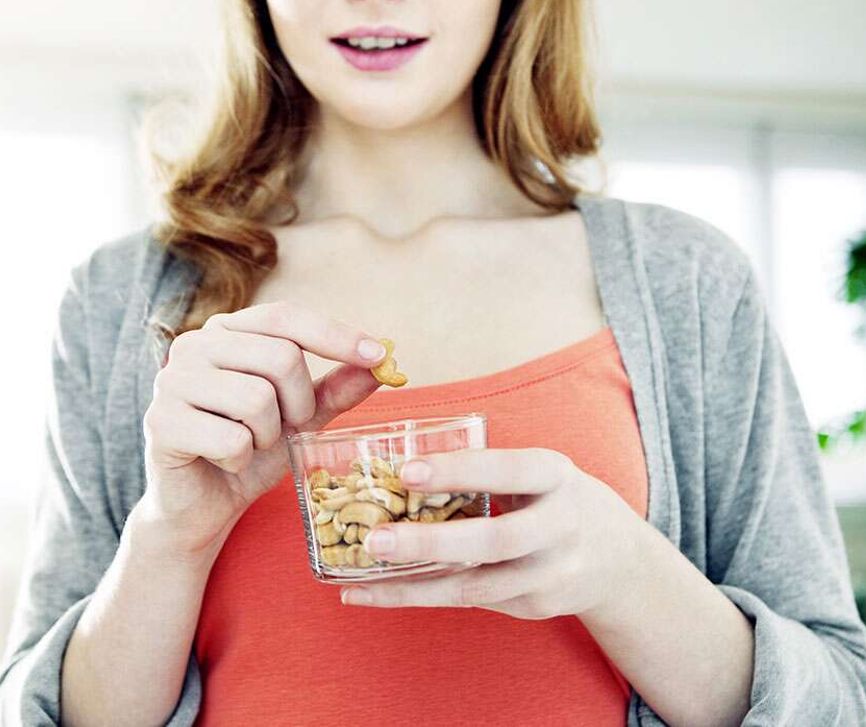 खाली पेट काजू खाने के फायदे