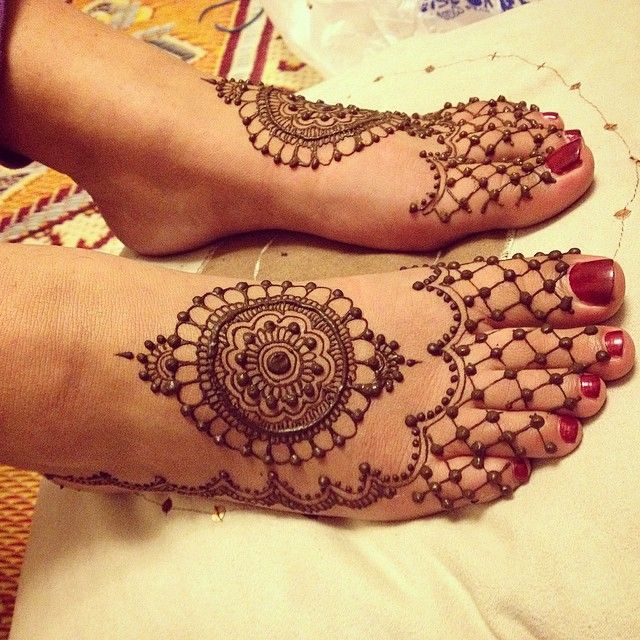 पैरों के लिए मंडला मेहंदी डिजाईन (Mandla Mehndi design for foot)