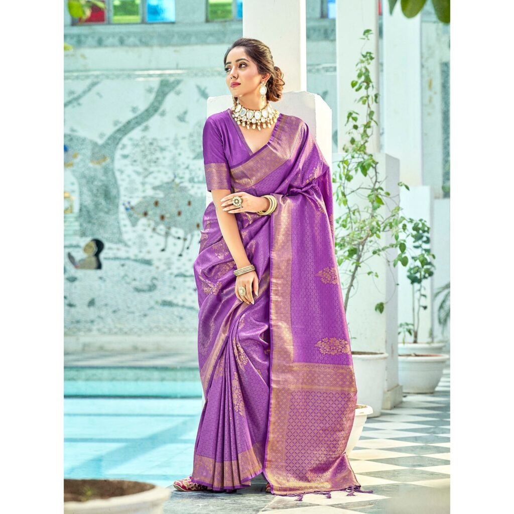 पर्पल कलर की कांजीवरम साड़ी