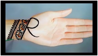 R अक्षर से बना सिंपल मेहंदी डिजाइन