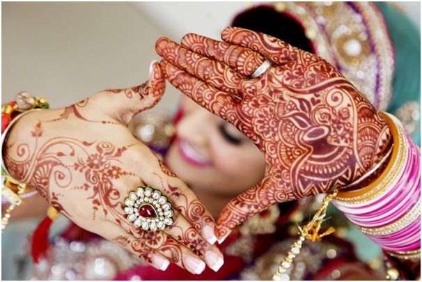 पंजाबी शादी में मेहंदी की रस्म