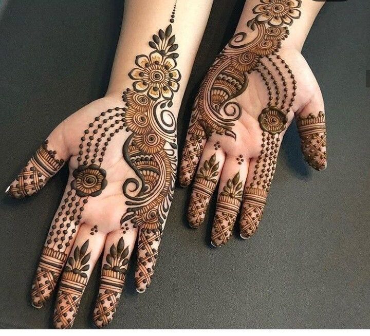 Boots and Leaves Latest Navratri Mehndi Design