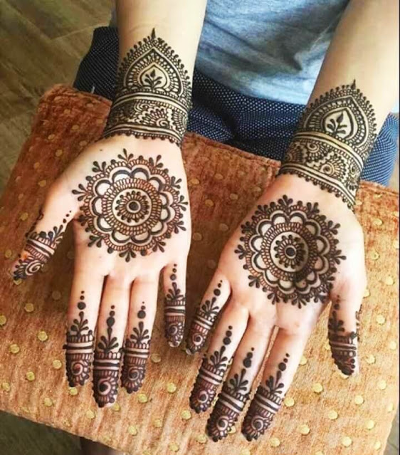 Floral Palm Mehndi Designs For Navratri