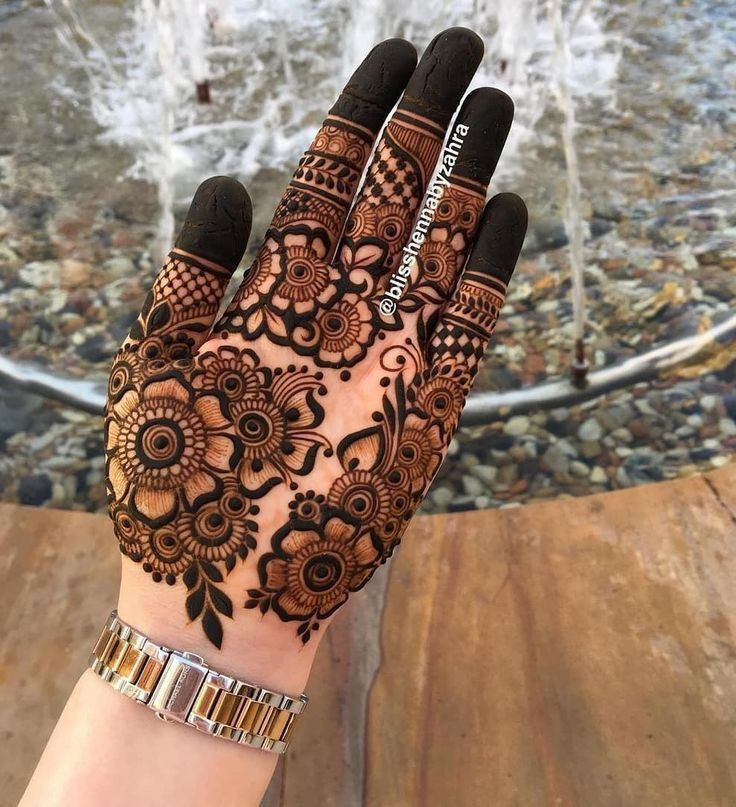 Half Hand Latest Mehndi Design