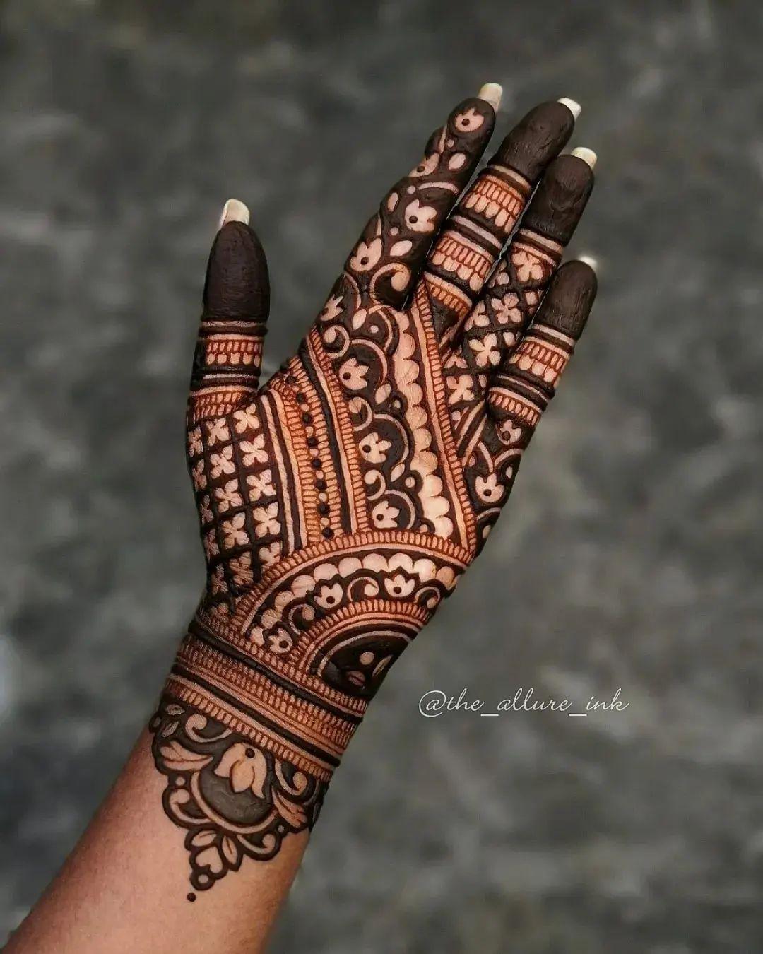 Navratri Modern Mehndi Design
