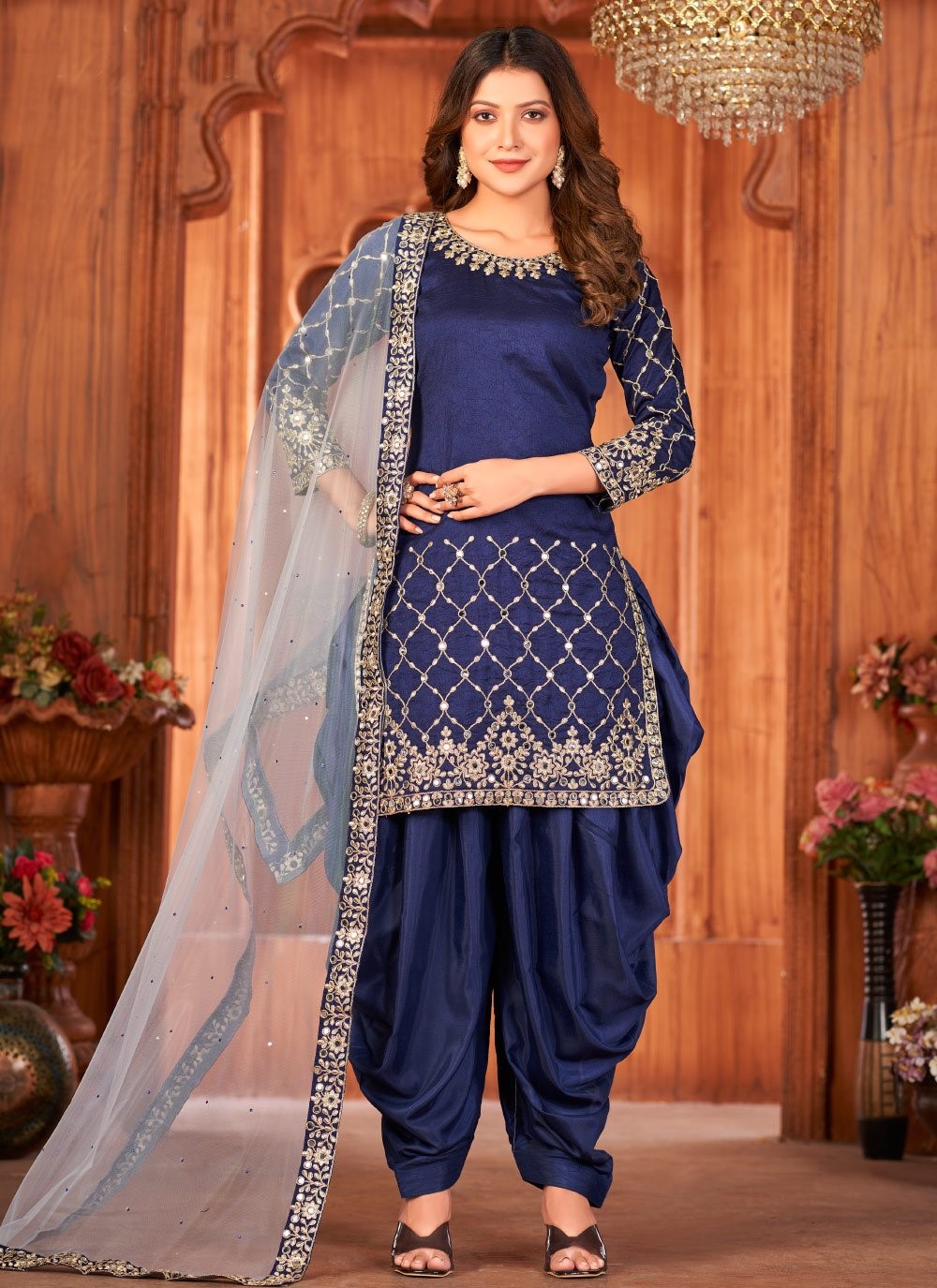 ट्रेंडिंग पटियाला सलवार सूट फॉर नवरात्री