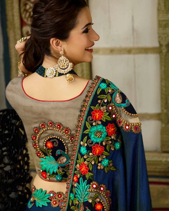 साड़ी विद एंब्रायडरी वर्क