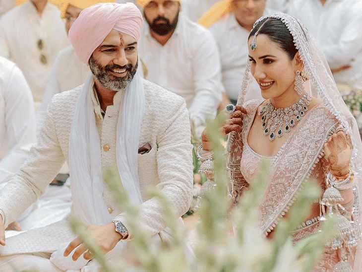 Karwa Chauth look of Sonali Sehgal and Ashish Sajnani