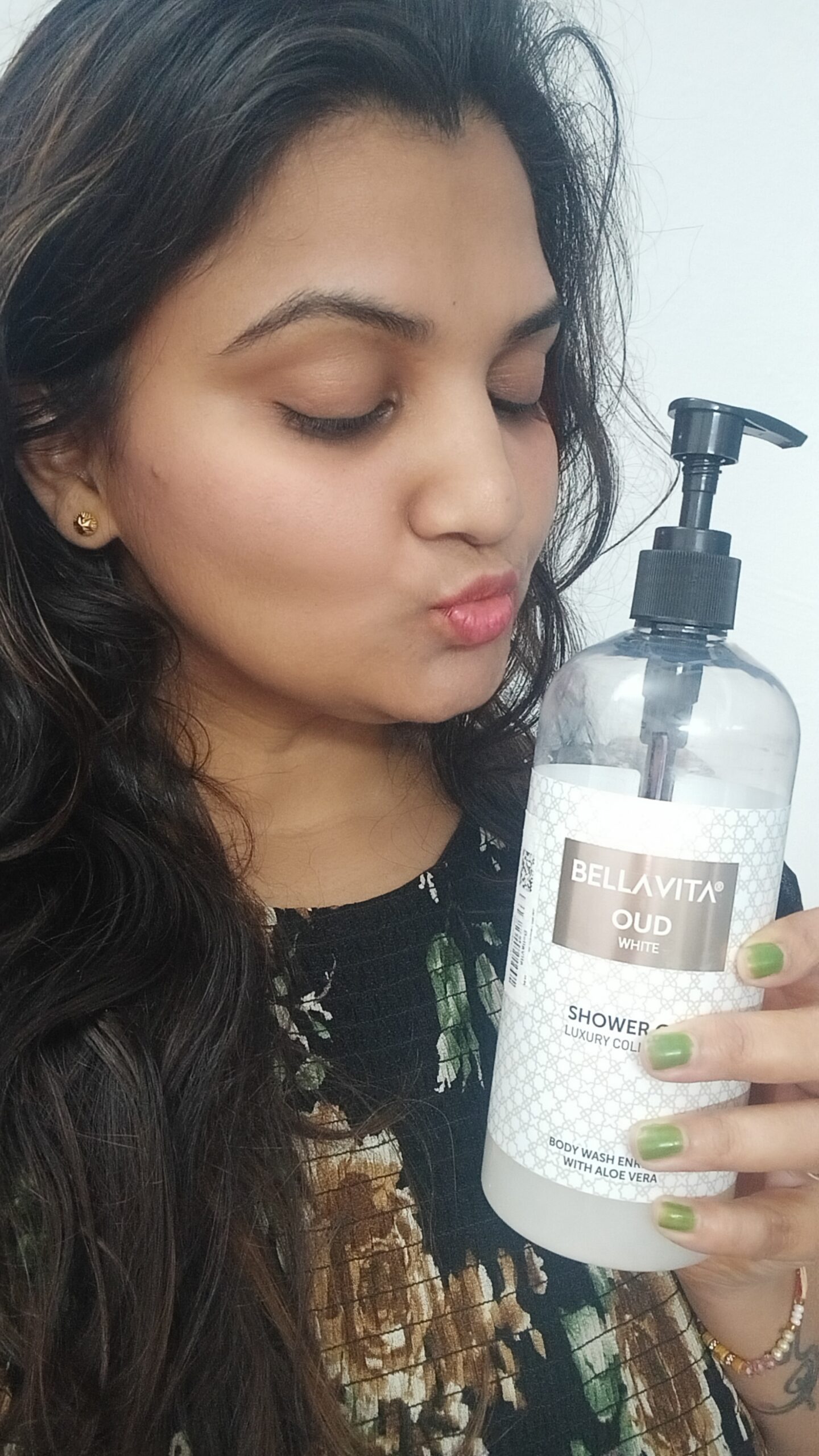 Bella Vita Oud White Shower Gel