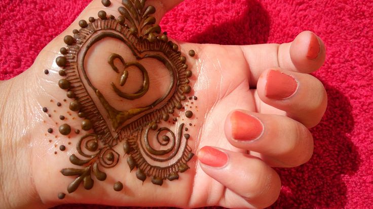 D Letter Stylish Mehndi Design