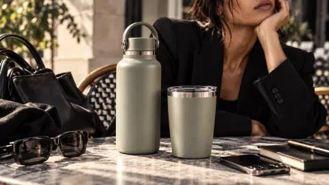 What Beauty and Lifestyle Retailers Should Look for in Drinkware