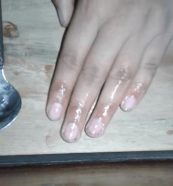 How to grow your nails overnight with Vaseline - Vaseline nail growth!