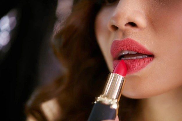How To Choose The Right Shade Of Lipstick For Dark Lips