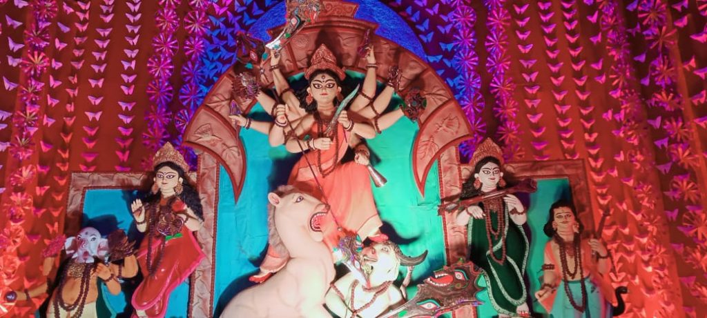 Bengali Durga Puja: Heritage Houses vs Club Organizers