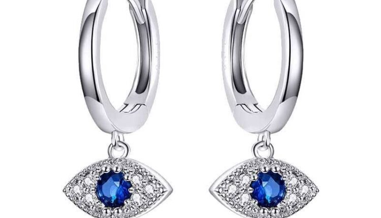 Sparkling little earrings